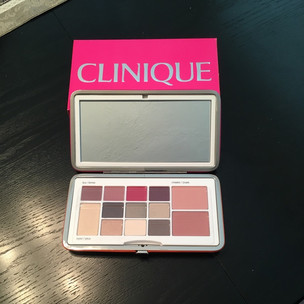 Clinique NEVER USED!”Case of the Pretties” Palette